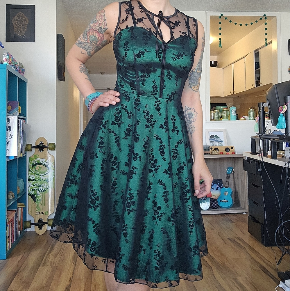 Voodoo Vixen Penny Green Taffeta and Lace Flare Dress size small